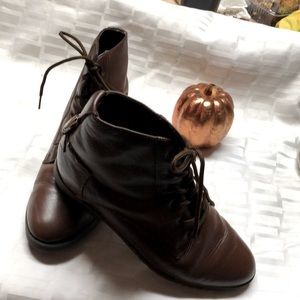 Shoes, DanexX 1” heel, brown lace up